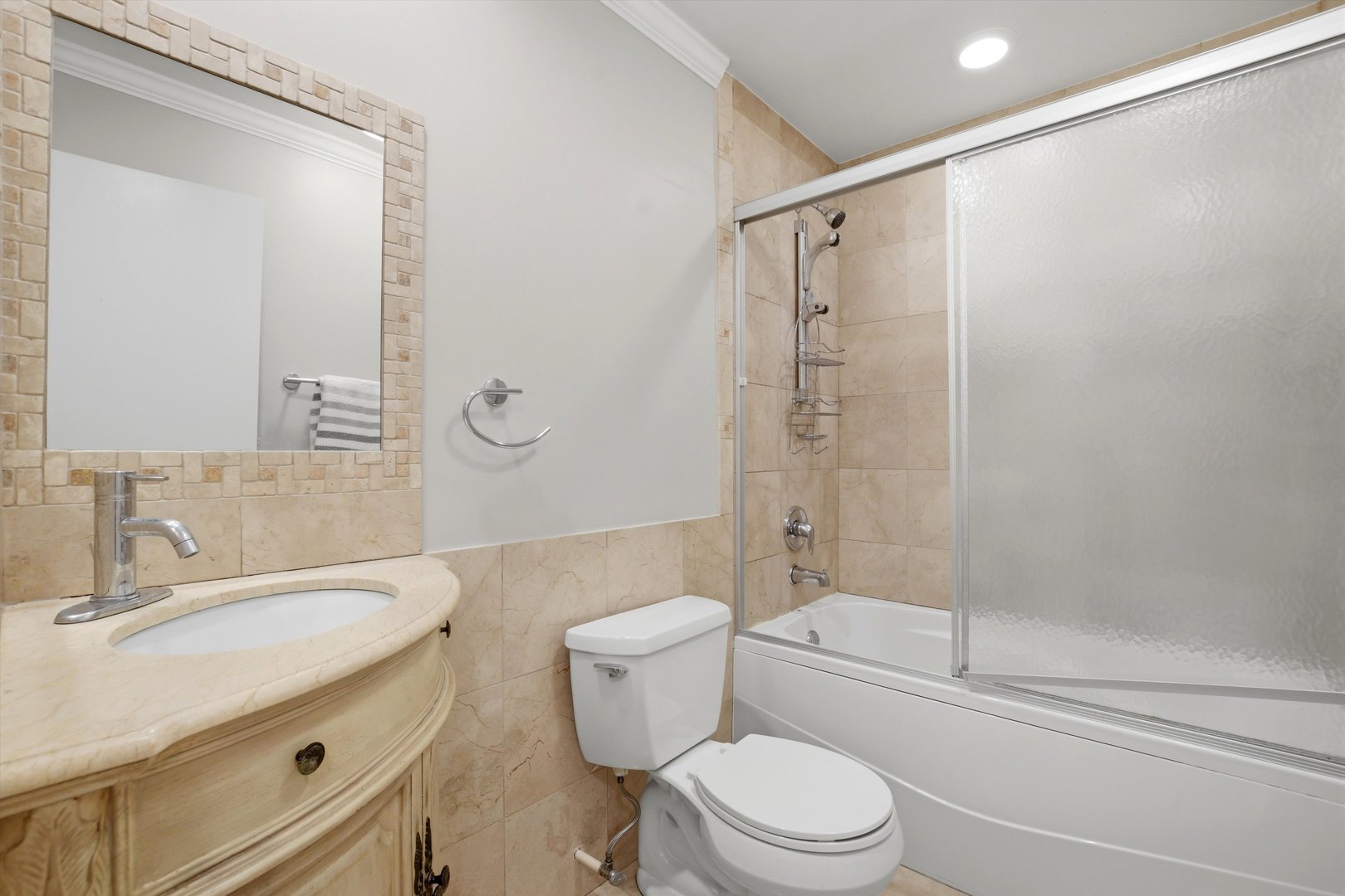 400 Ascot Drive #1E, Park Ridge, IL 60068