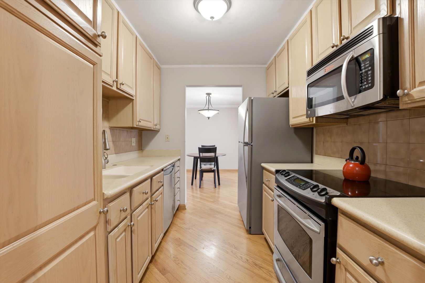 400 Ascot Drive #1E, Park Ridge, IL 60068