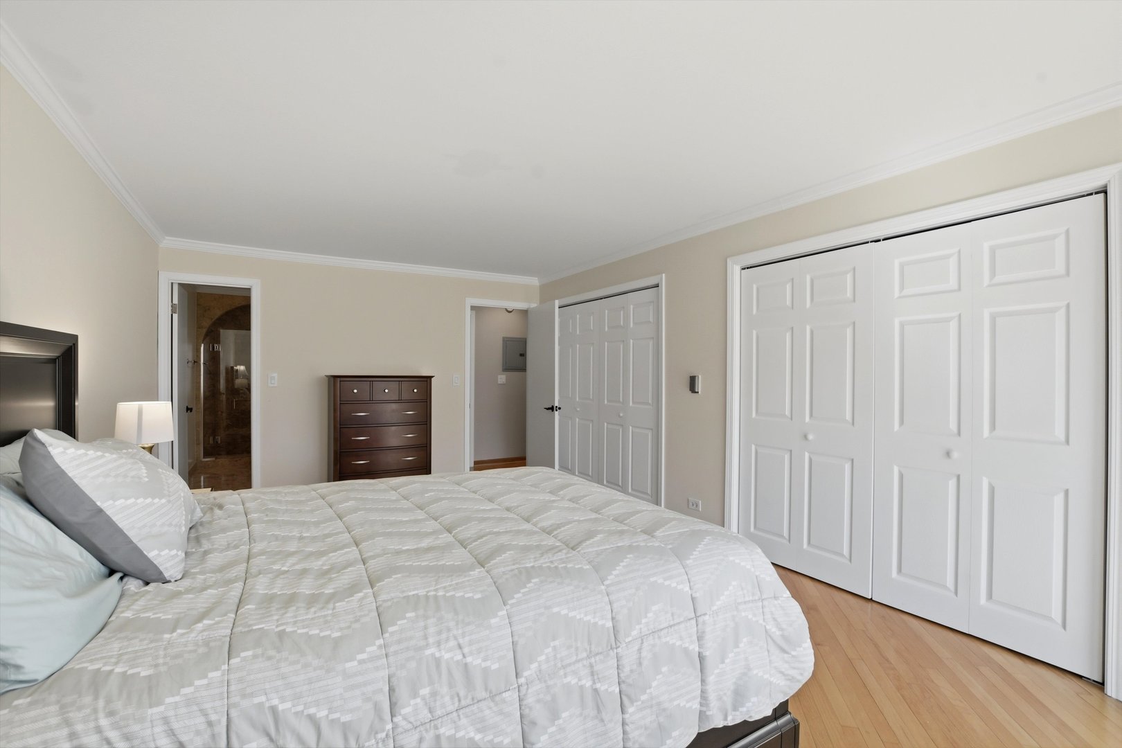 400 Ascot Drive #1E, Park Ridge, IL 60068