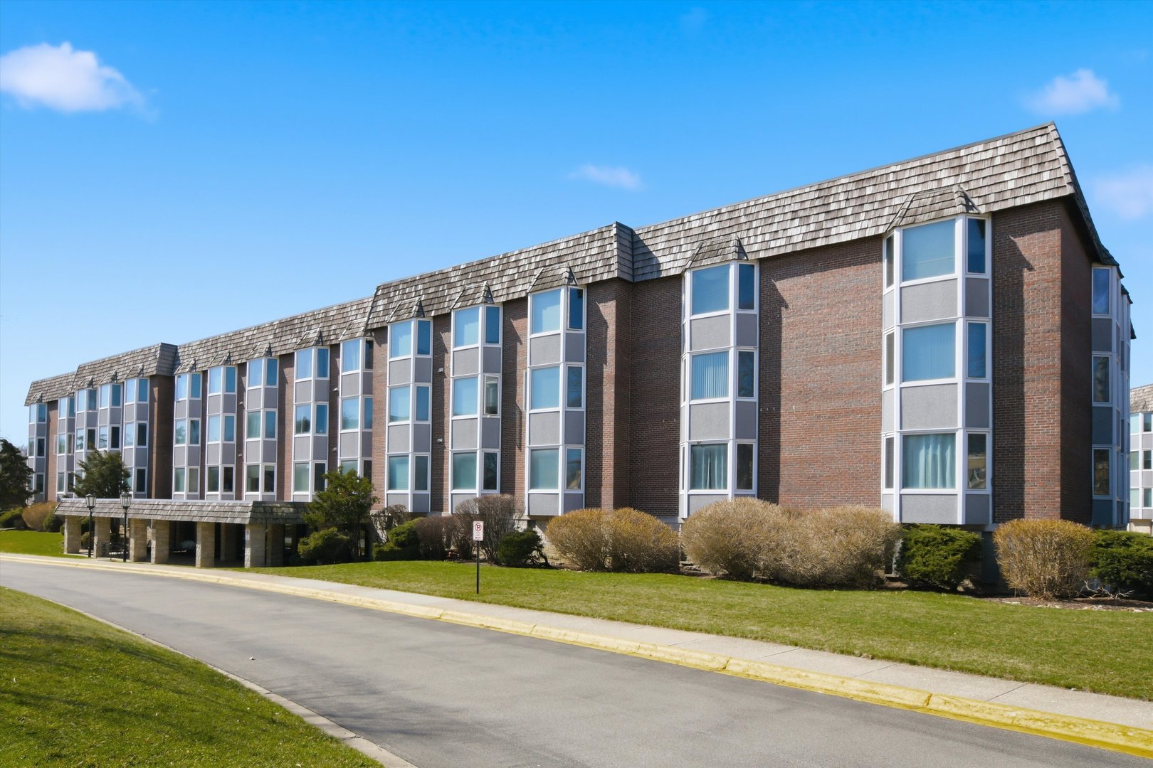 400 Ascot Drive #1E, Park Ridge, IL 60068