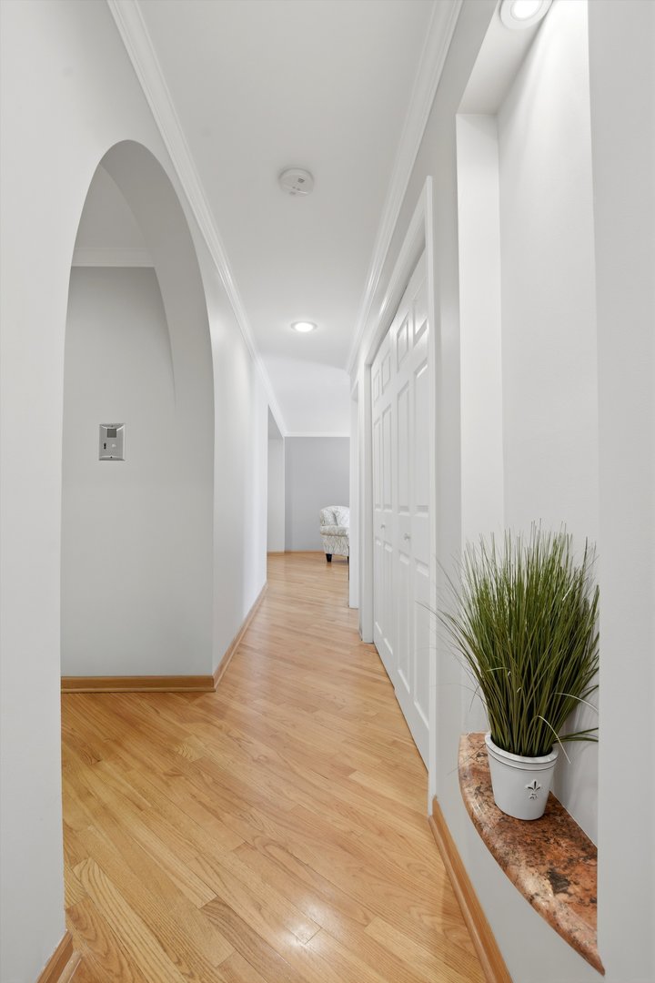 400 Ascot Drive #1E, Park Ridge, IL 60068