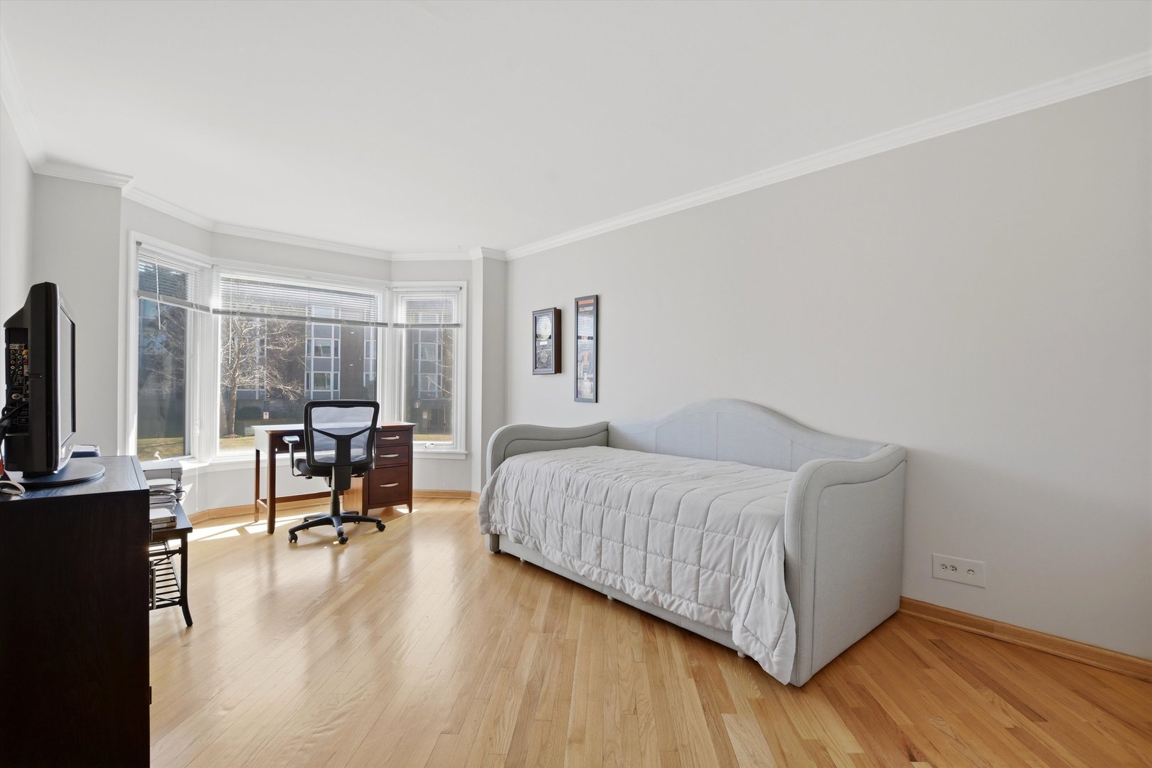 400 Ascot Drive #1E, Park Ridge, IL 60068