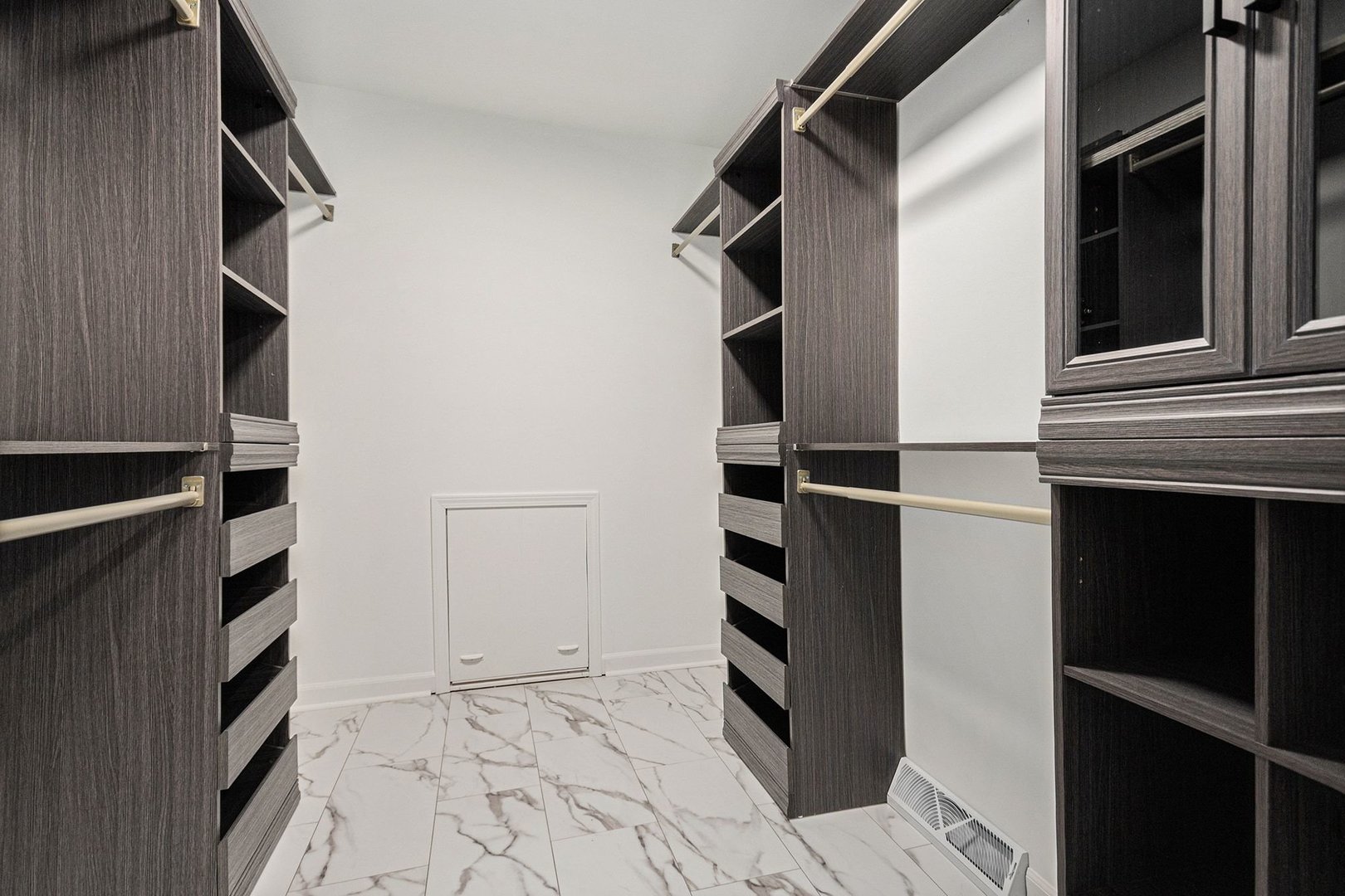 5387 Candlewood Court, Lisle, IL 60532