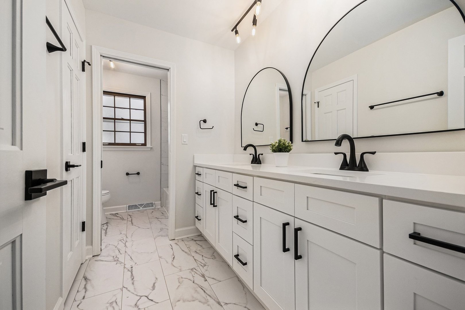 5387 Candlewood Court, Lisle, IL 60532