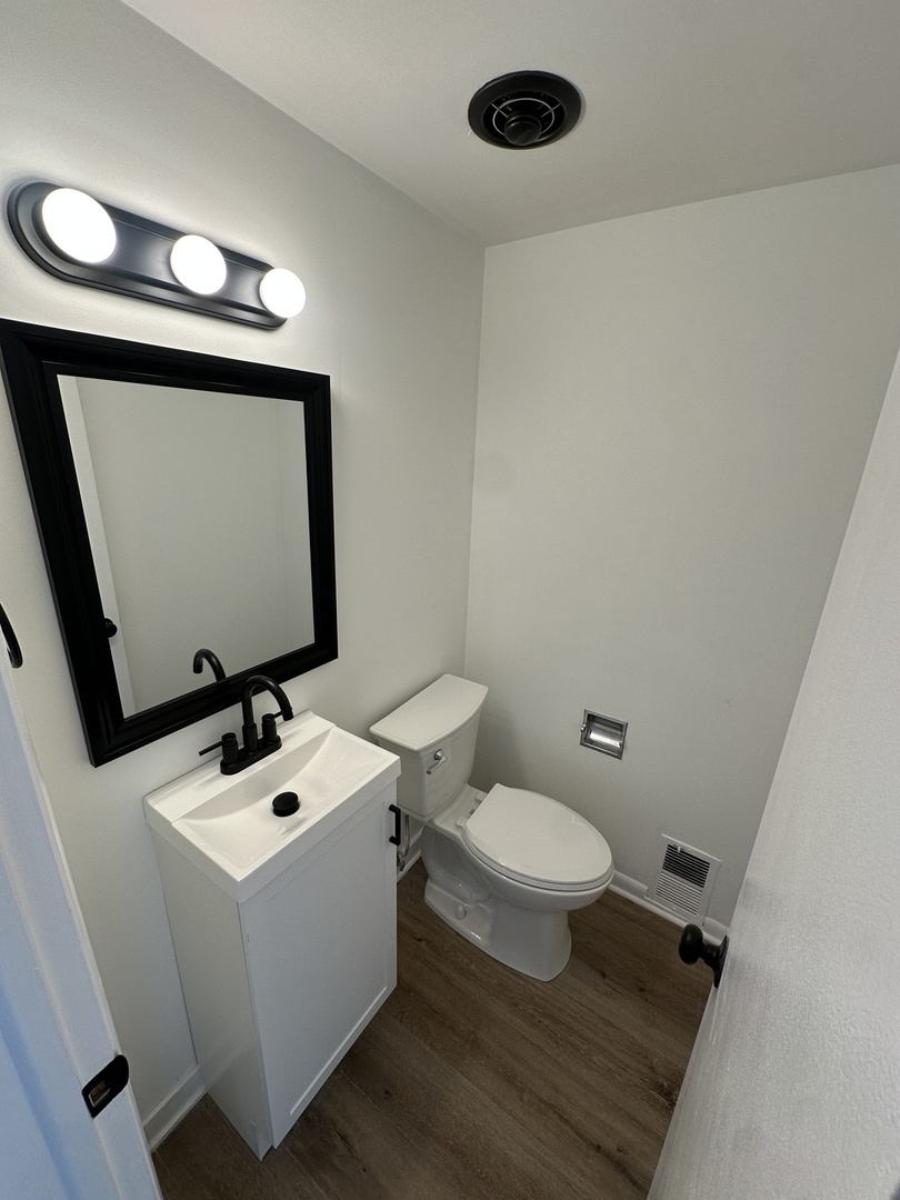 1621 N 73rd Court, Elmwood Park, IL 60707