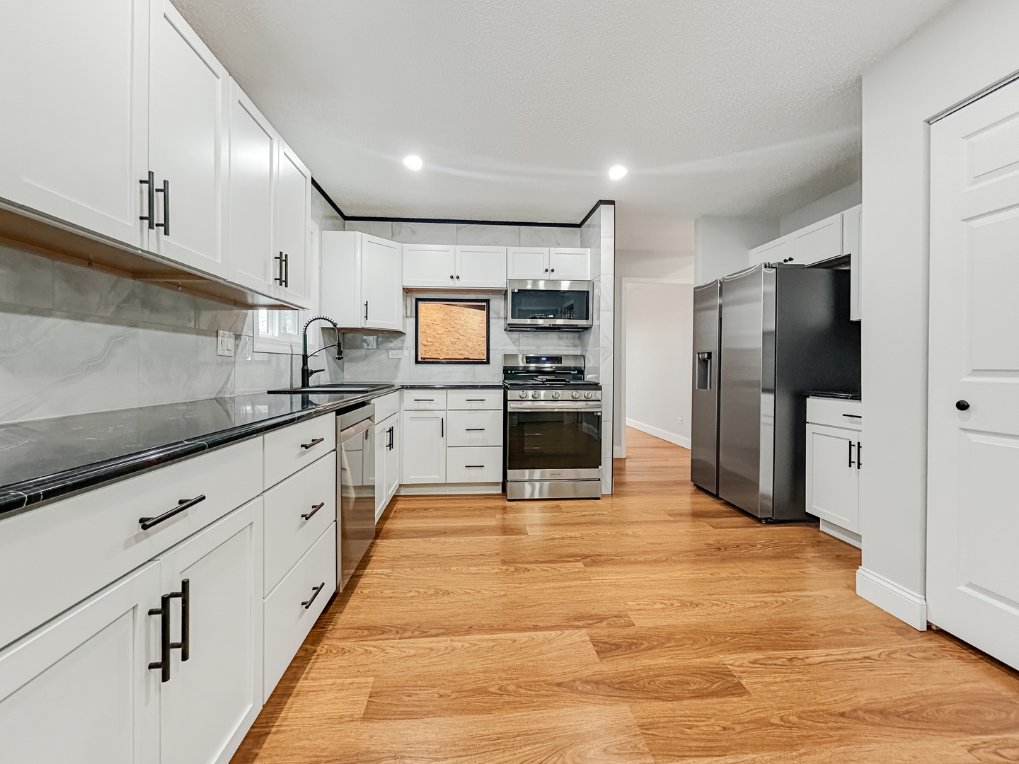 1180 Hialeah Lane, Hanover Park, IL 60133