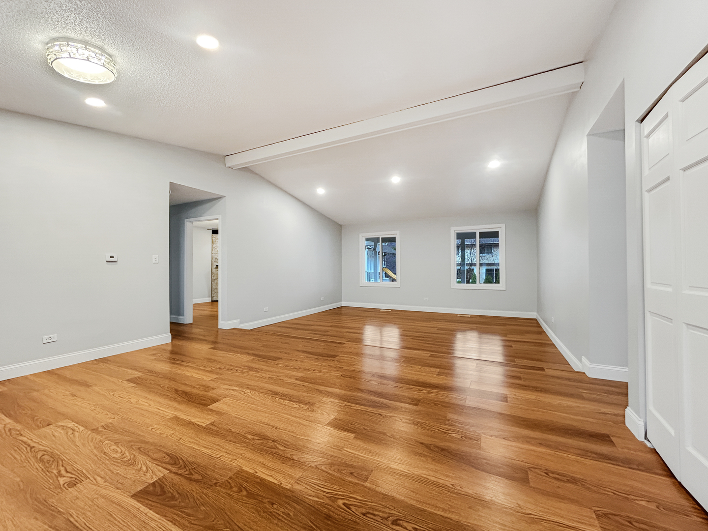 1180 Hialeah Lane, Hanover Park, IL 60133