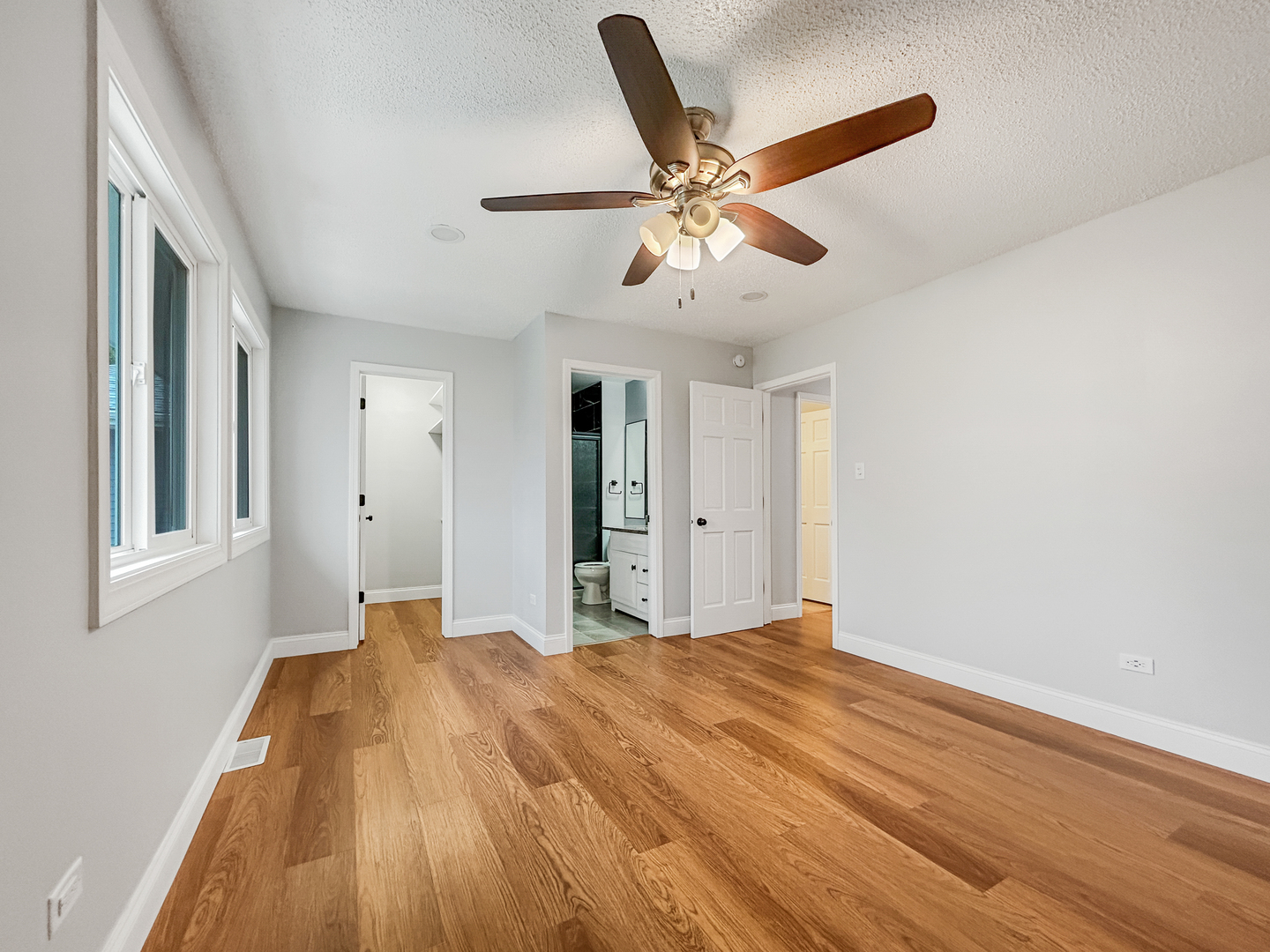 1180 Hialeah Lane, Hanover Park, IL 60133