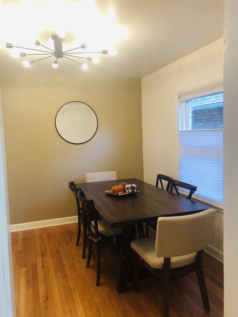 3750 N Pioneer Avenue, Chicago, IL 60634