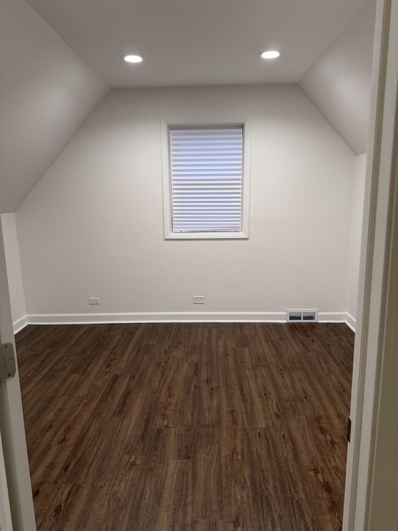 3750 N Pioneer Avenue, Chicago, IL 60634