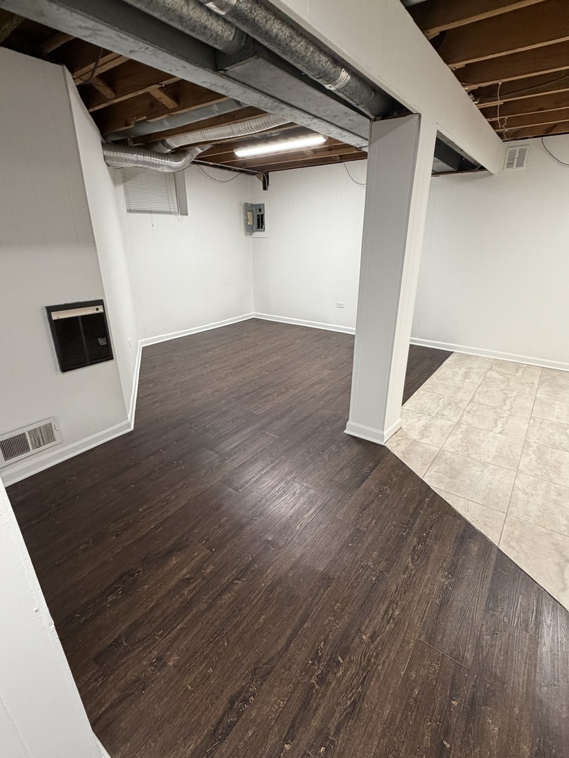 3750 N Pioneer Avenue, Chicago, IL 60634