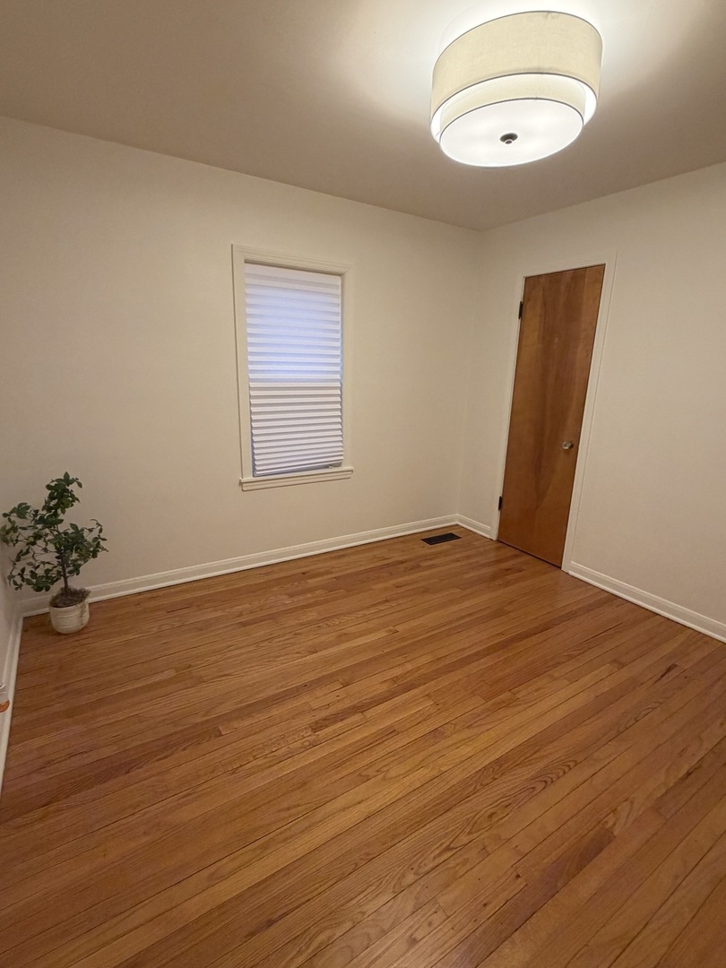 3750 N Pioneer Avenue, Chicago, IL 60634