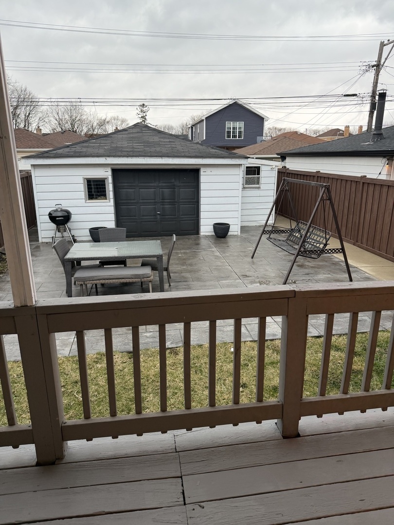 3750 N Pioneer Avenue, Chicago, IL 60634