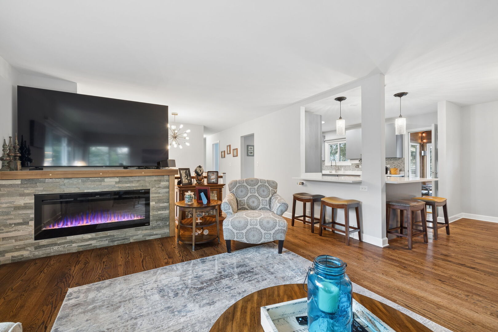 413 Buckeye Drive, Naperville, IL 60540