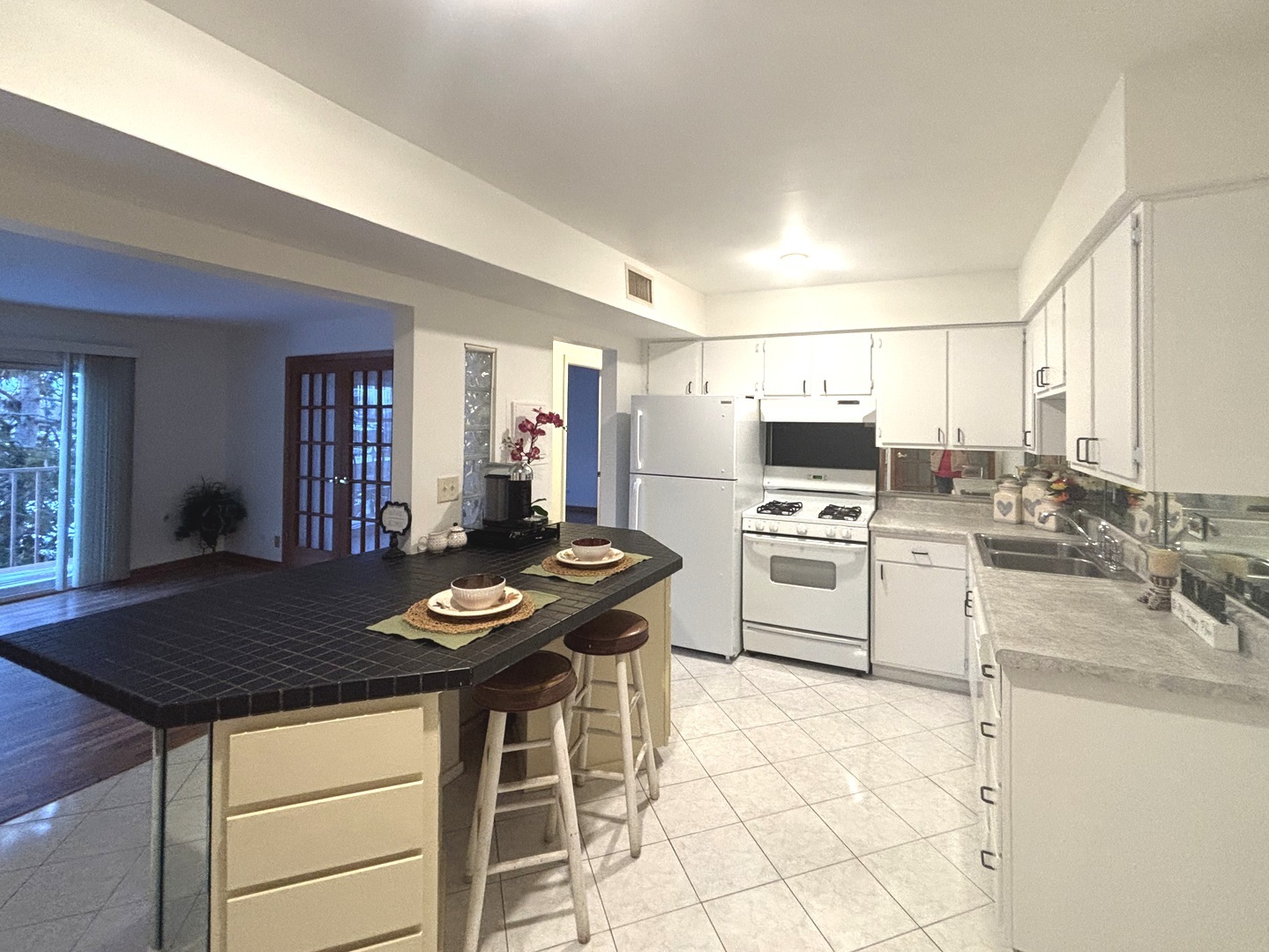 112 Mullingar Court #3C, Schaumburg, IL 60193