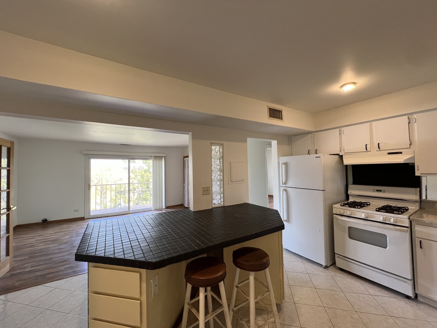 112 Mullingar Court #3C, Schaumburg, IL 60193