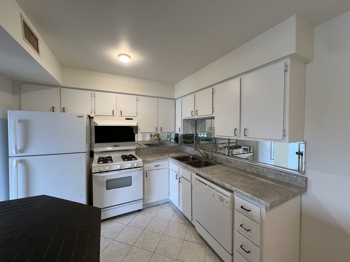 112 Mullingar Court #3C, Schaumburg, IL 60193