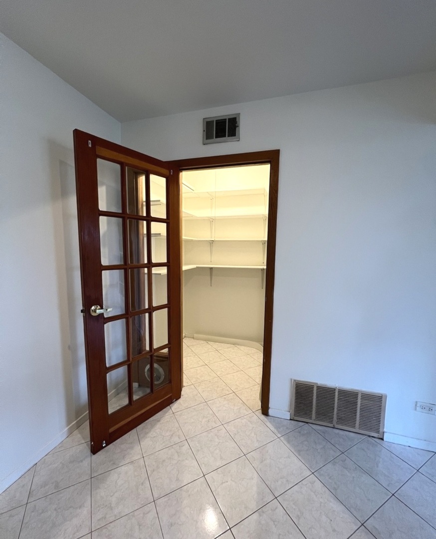 112 Mullingar Court #3C, Schaumburg, IL 60193