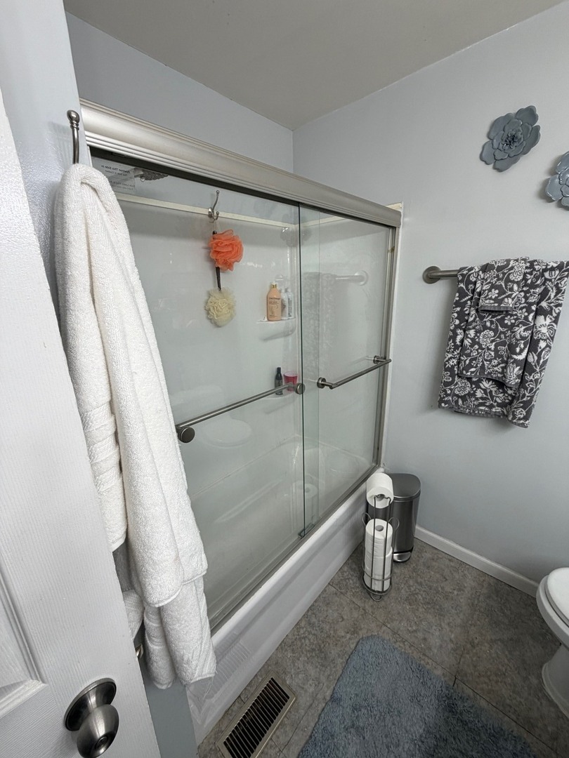 360 Meadow Court #360, Vernon Hills, IL 60061