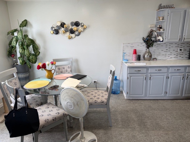 360 Meadow Court #360, Vernon Hills, IL 60061