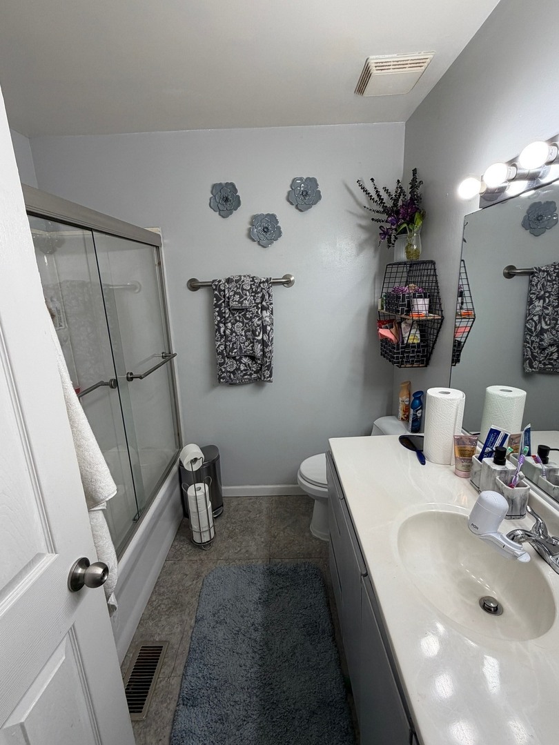 360 Meadow Court #360, Vernon Hills, IL 60061