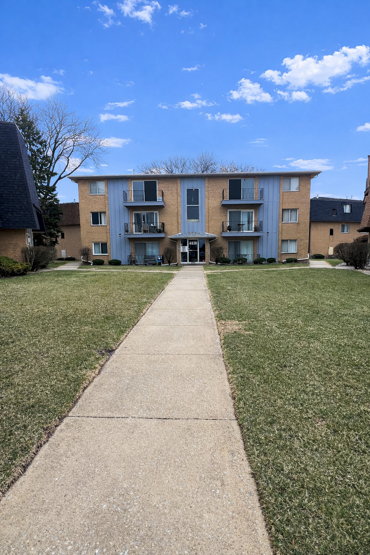 4819 W 109th Street #302, Oak Lawn, IL 60453