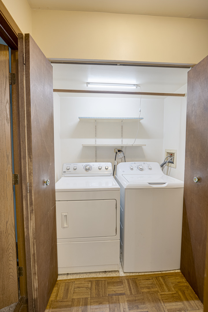 1715 Riverwood Drive, Algonquin, IL 60102