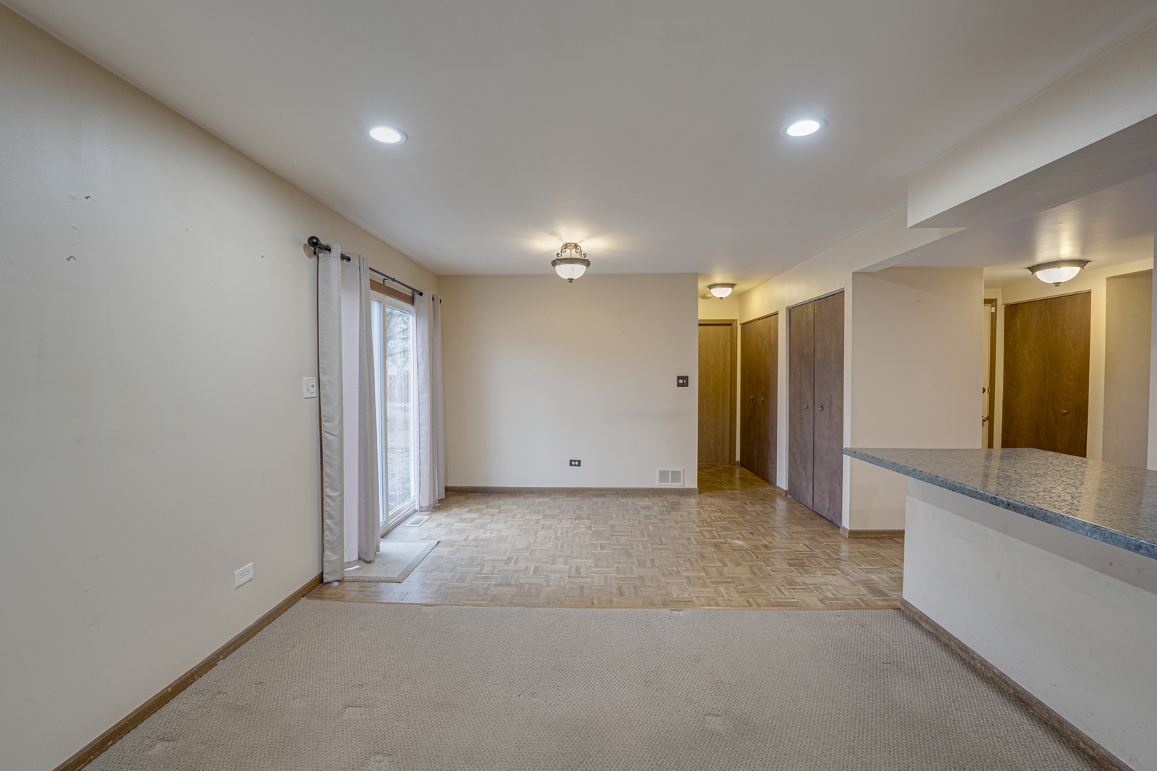 1715 Riverwood Drive, Algonquin, IL 60102