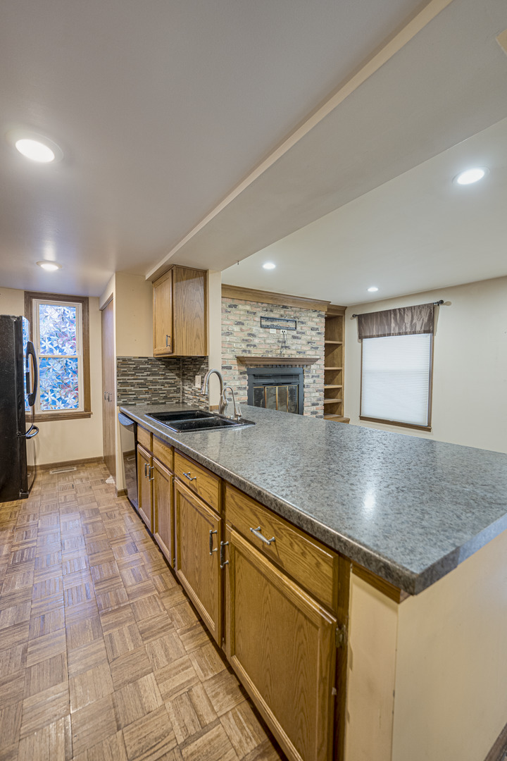 1715 Riverwood Drive, Algonquin, IL 60102