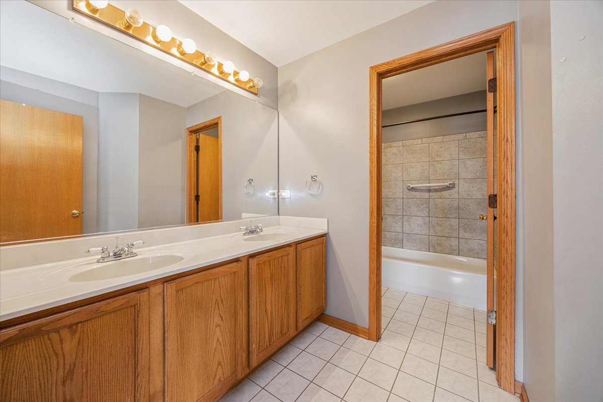 1852 Maple Glen Drive, Plainfield, IL 60586