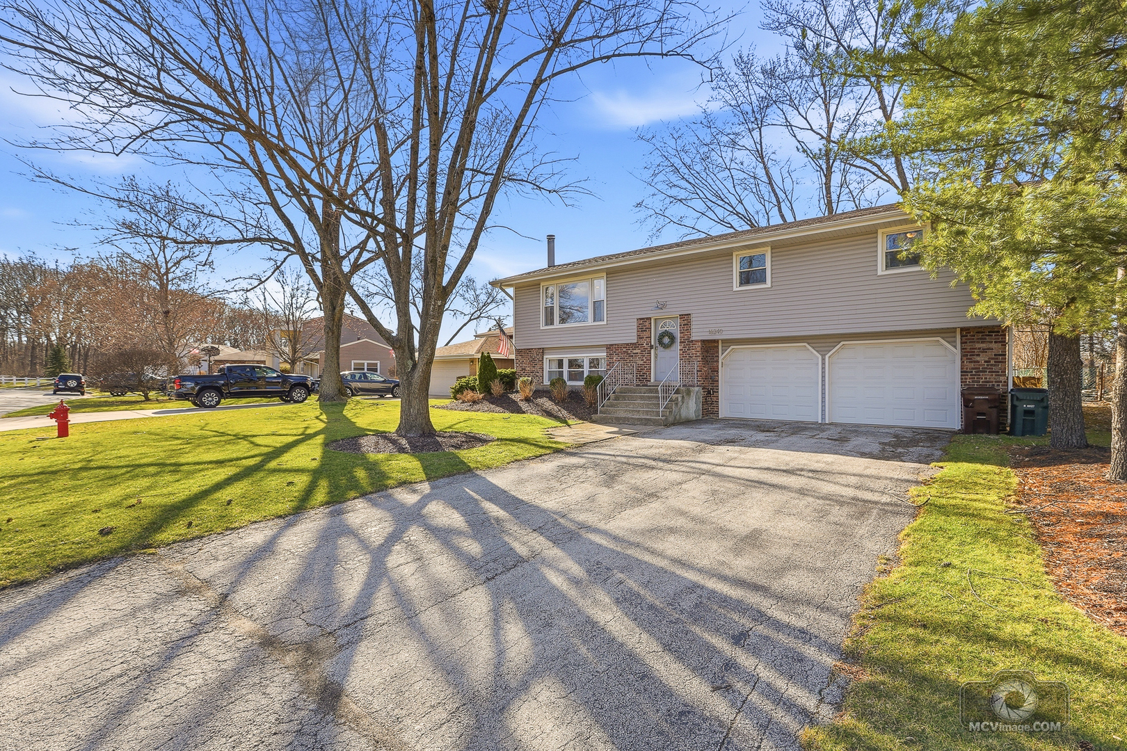16240 Debra Drive, Oak Forest, IL 60452