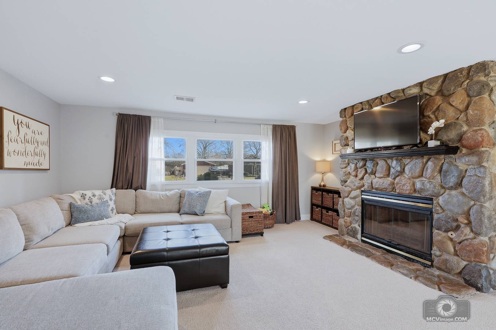 16240 Debra Drive, Oak Forest, IL 60452