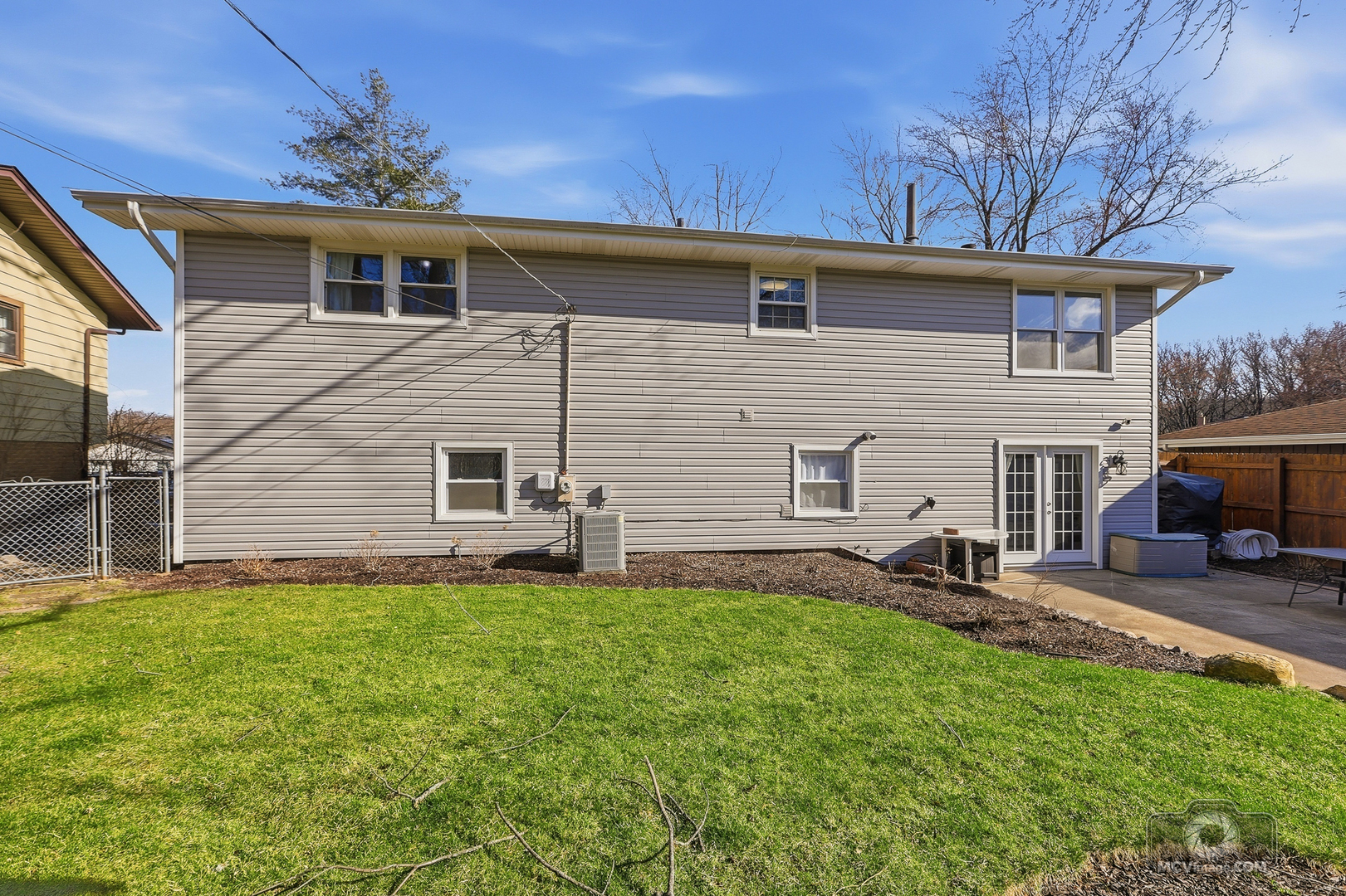 16240 Debra Drive, Oak Forest, IL 60452