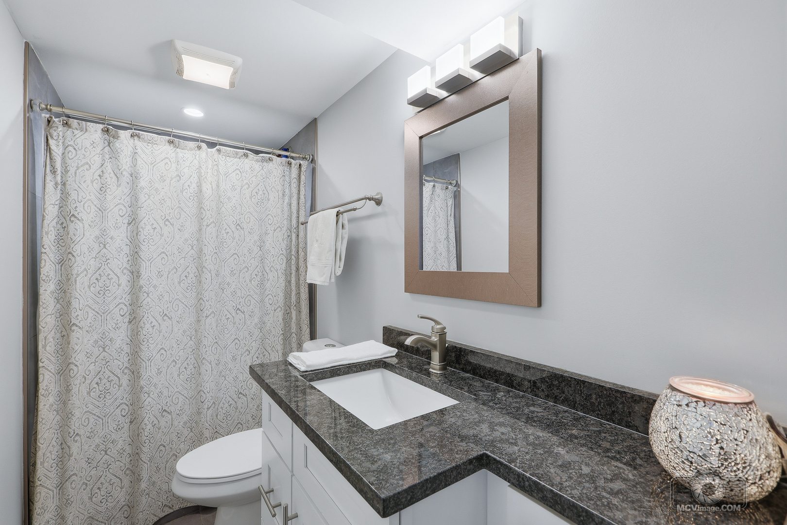 16240 Debra Drive, Oak Forest, IL 60452