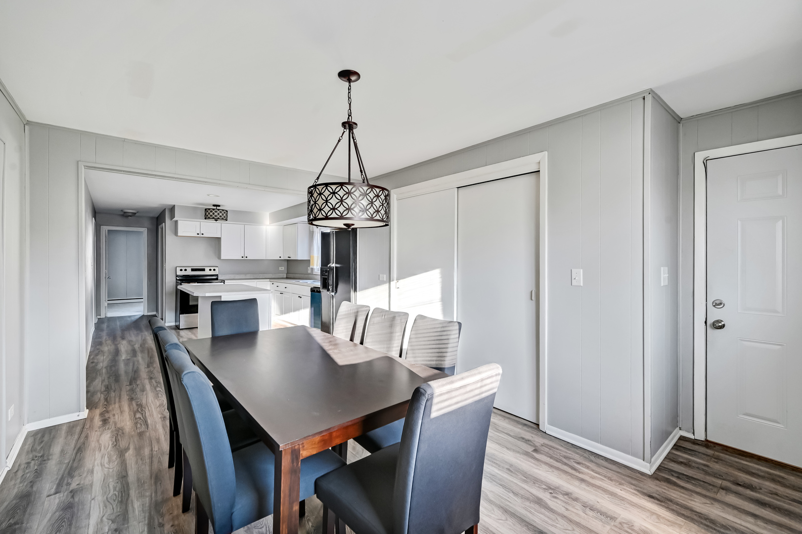 1112 Adams Avenue, Wauconda, IL 60084