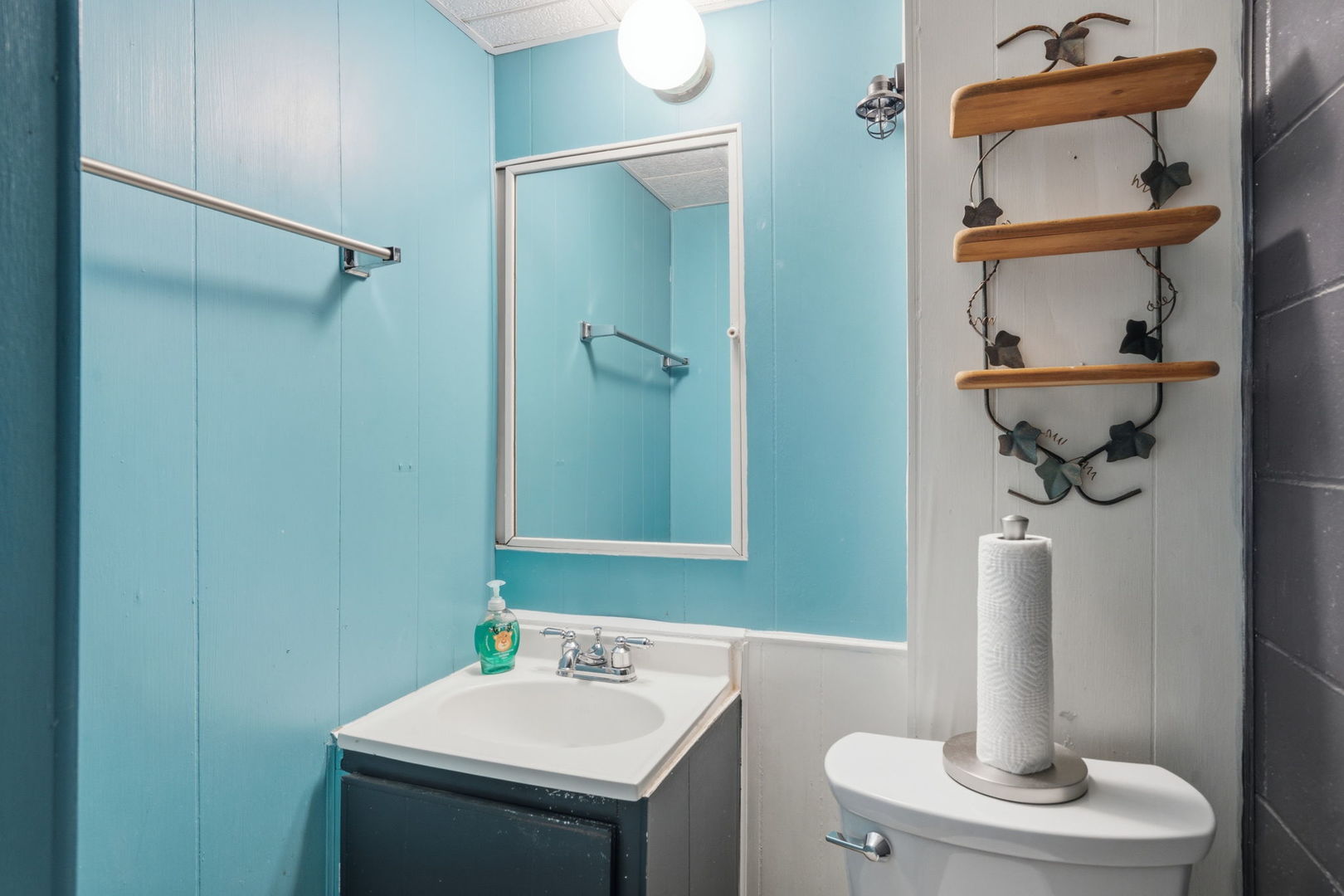 1006 Hillside Drive, Bettendorf, IA 52722