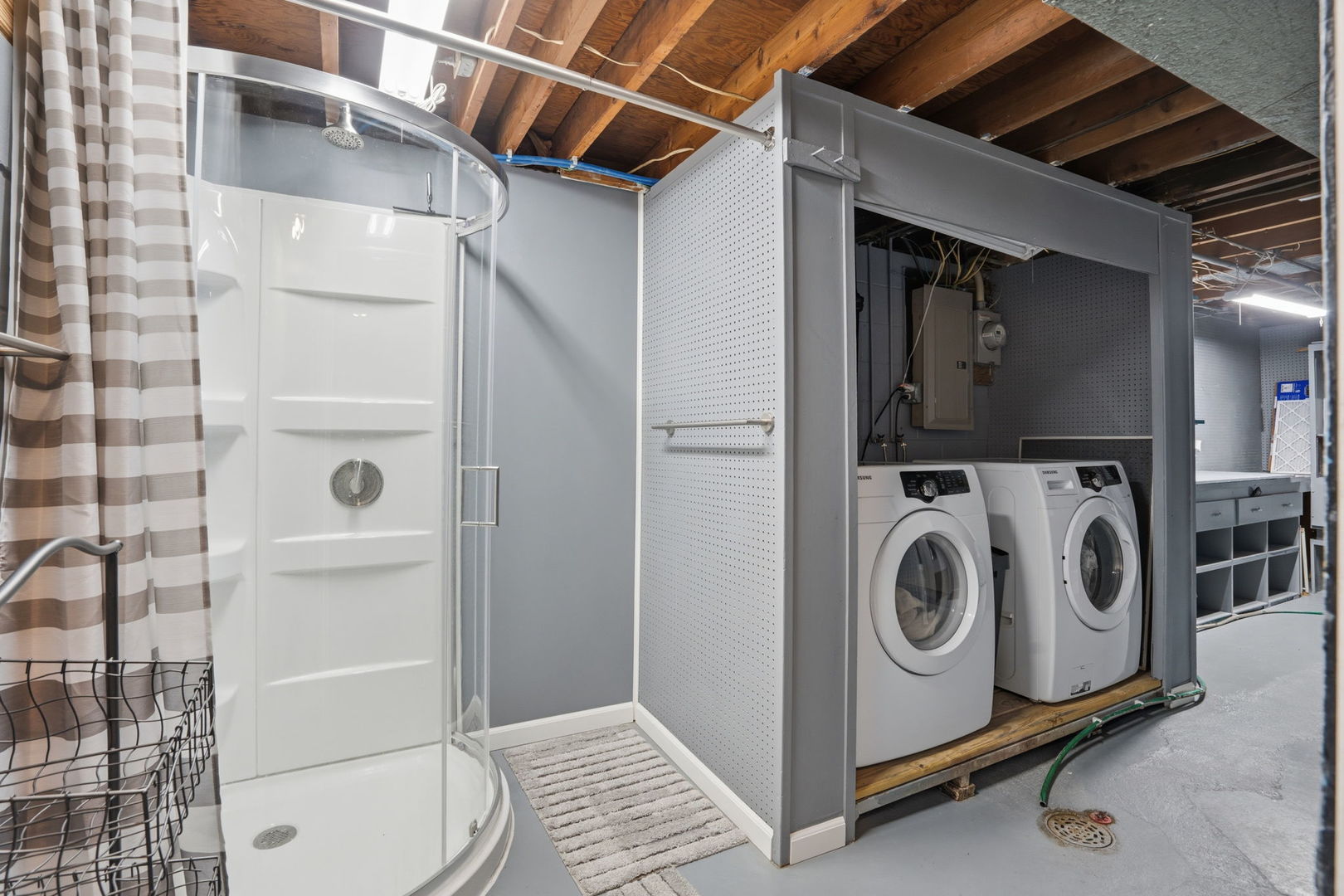 1006 Hillside Drive, Bettendorf, IA 52722