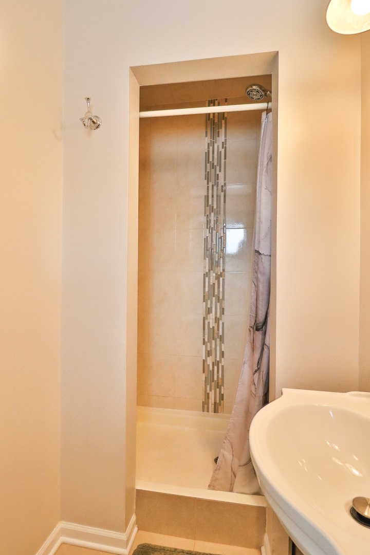 1920 N Washington Street, Wheaton, IL 60187