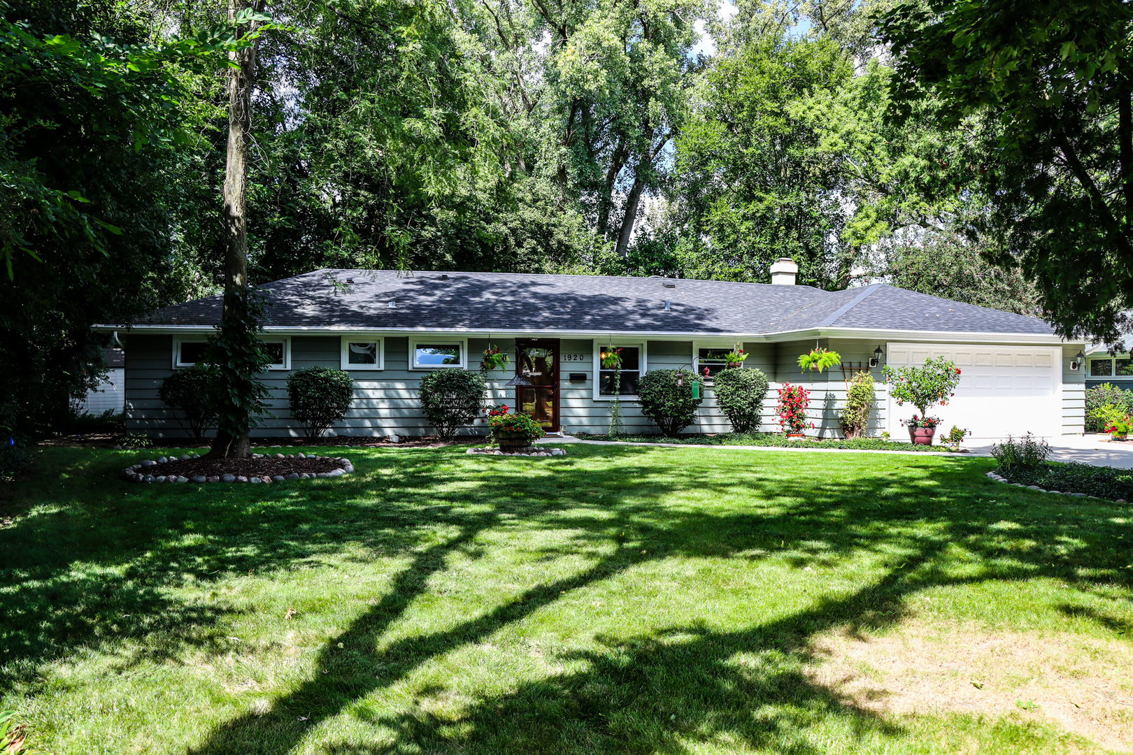 1920 N Washington Street, Wheaton, IL 60187