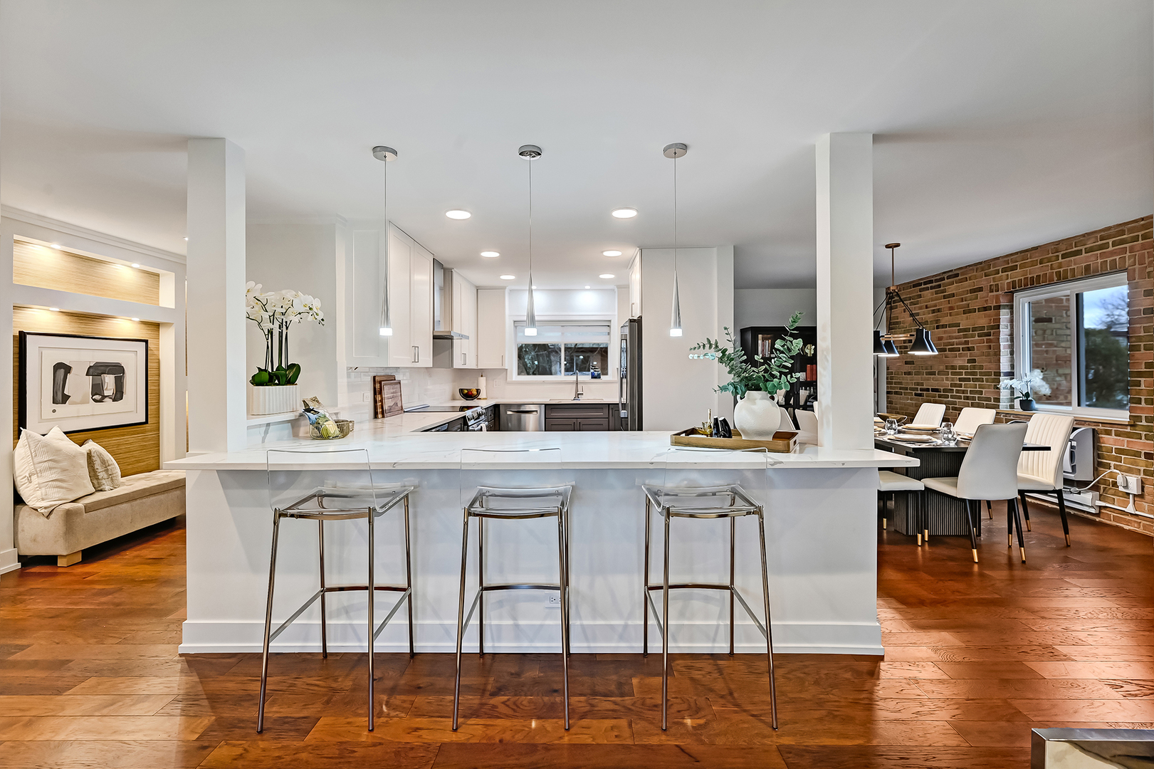 360 Claymoor Road #3G, Hinsdale, IL 60521