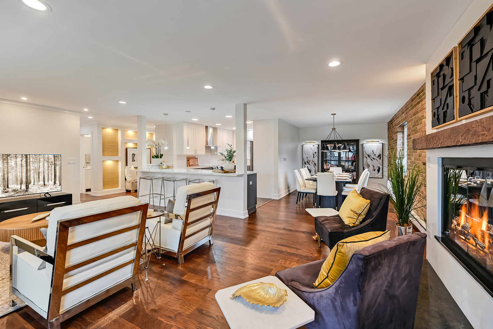 360 Claymoor Road #3G, Hinsdale, IL 60521