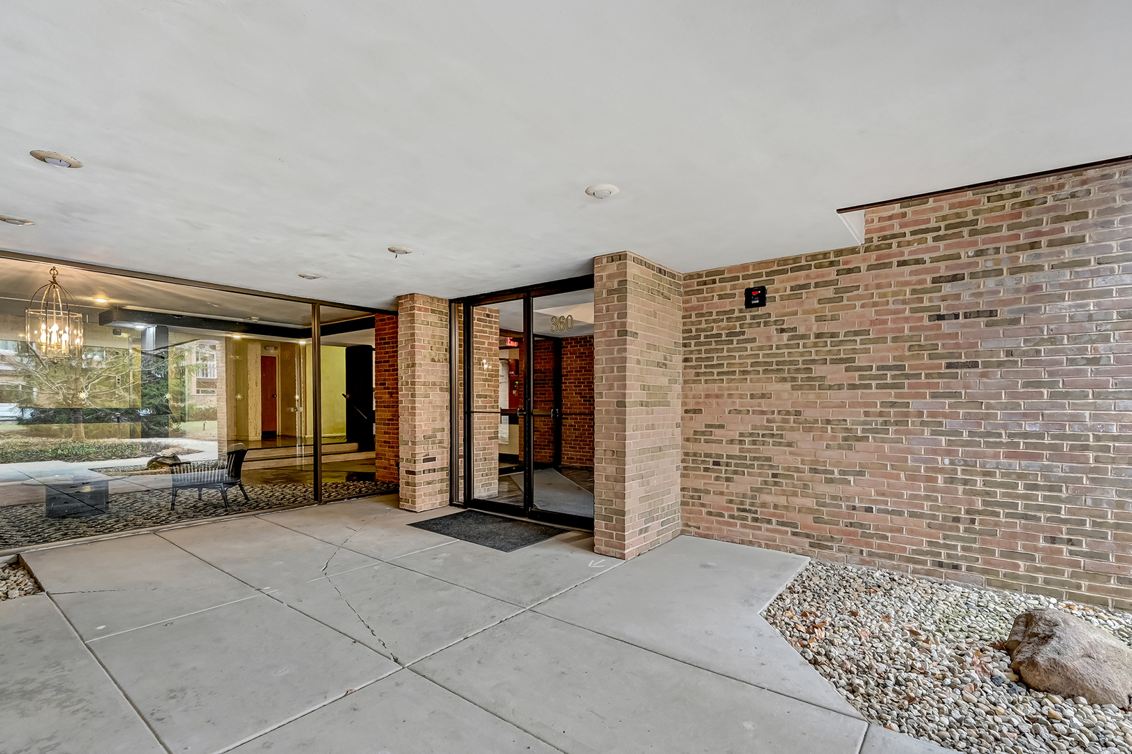 360 Claymoor Road #3G, Hinsdale, IL 60521