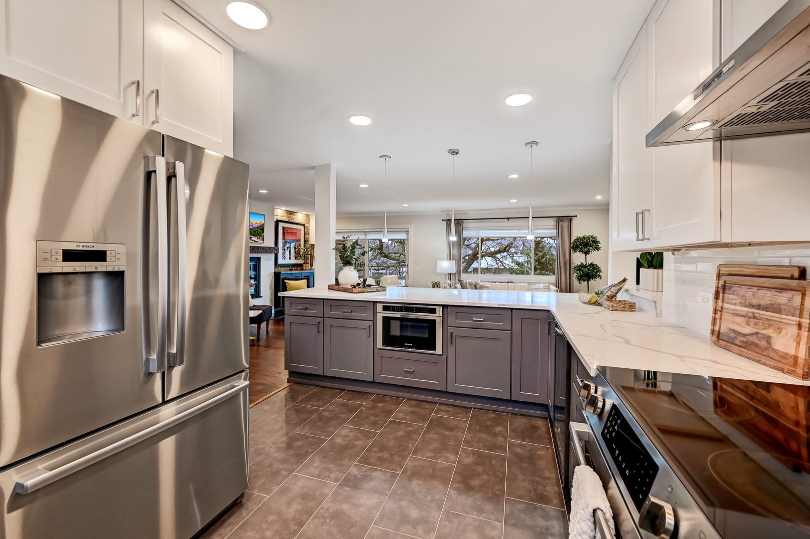 360 Claymoor Road #3G, Hinsdale, IL 60521