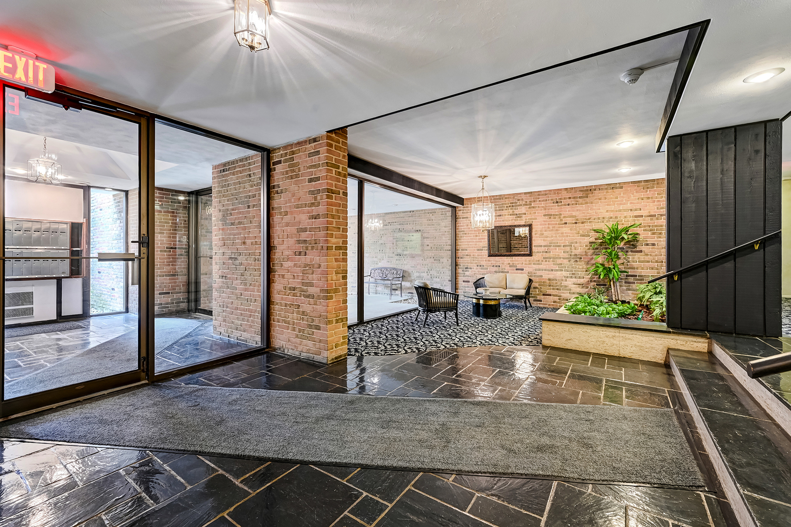 360 Claymoor Road #3G, Hinsdale, IL 60521