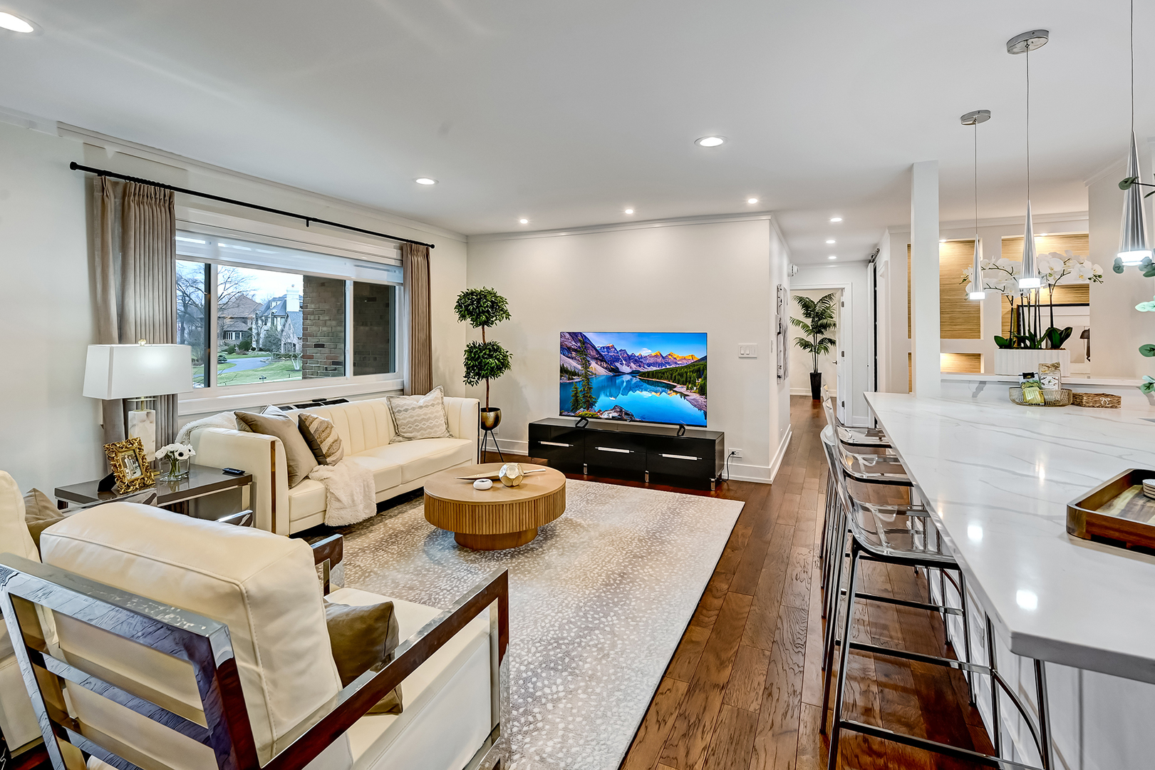 360 Claymoor Road #3G, Hinsdale, IL 60521