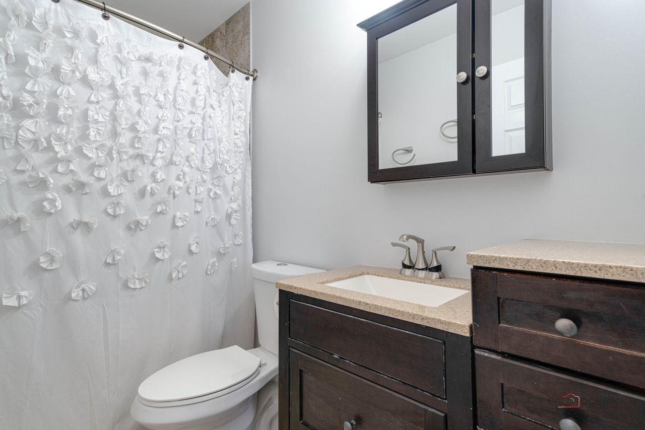 3115 Almond Lane, McHenry, IL 60051