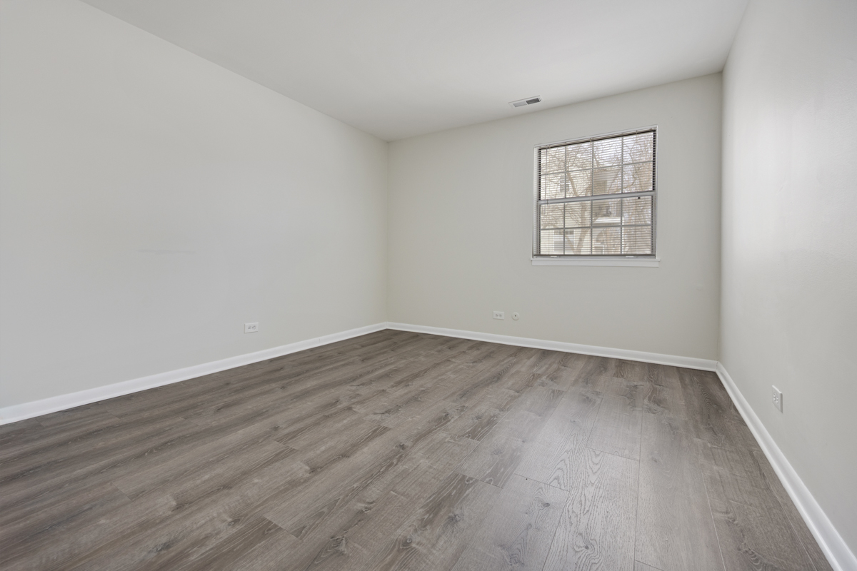 527 E Shag Bark Lane #A, Streamwood, IL 60107