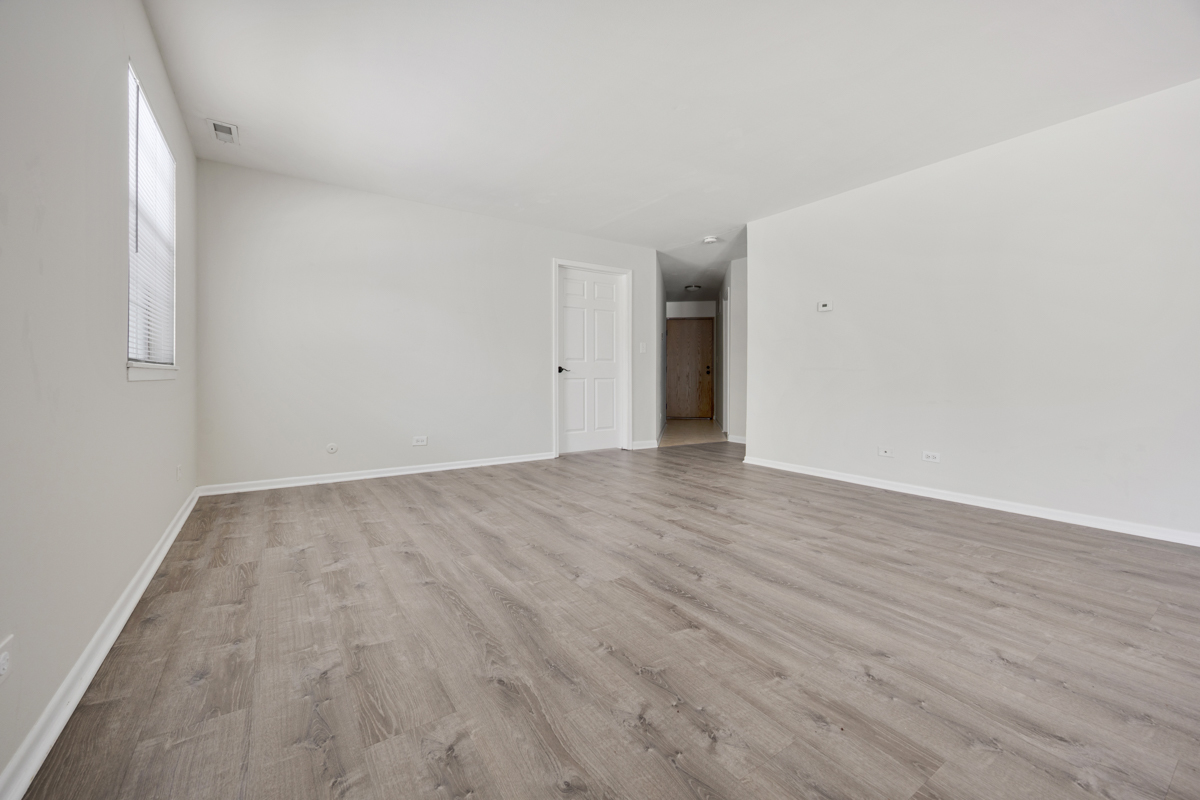 527 E Shag Bark Lane #A, Streamwood, IL 60107