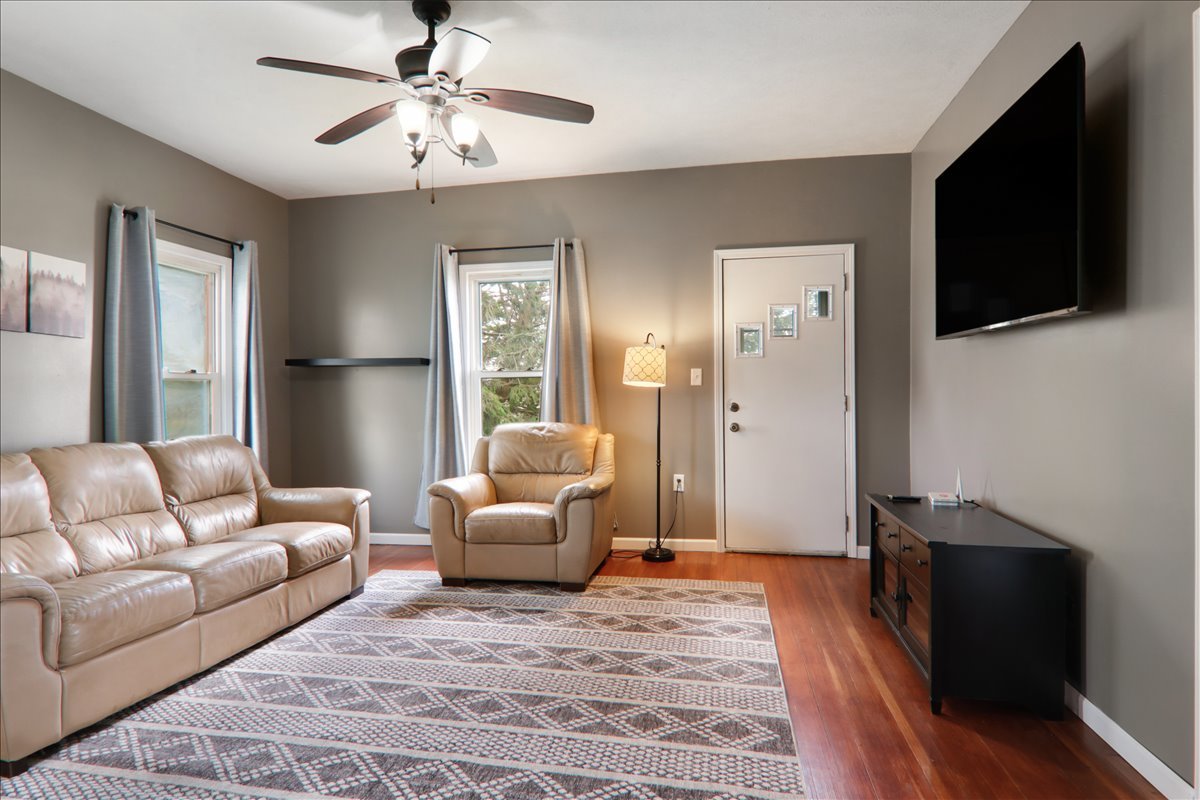 33329 Olympia Road, Minier, IL 61759