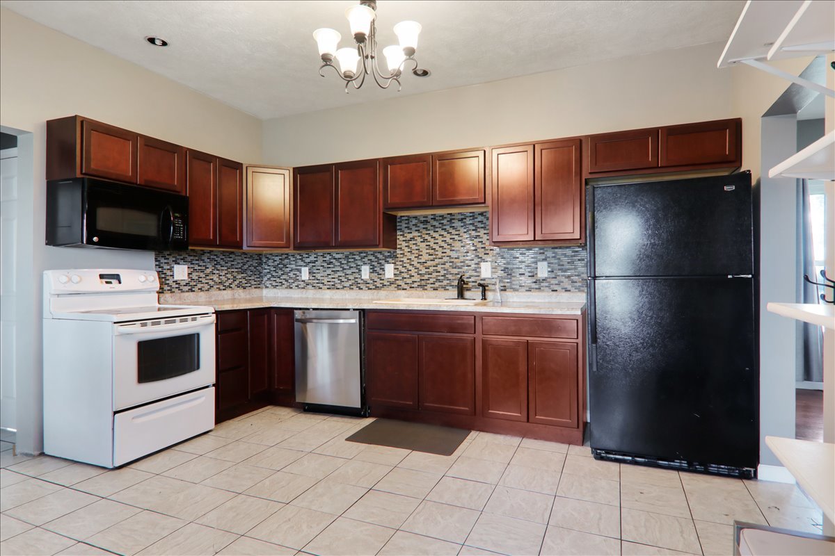 33329 Olympia Road, Minier, IL 61759